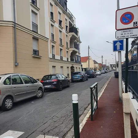 Daire Le Baron Le Blanc-Mesnil