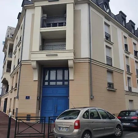 Le Baron * Le Blanc-Mesnil