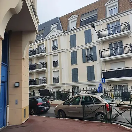 Le Baron * Le Blanc-Mesnil